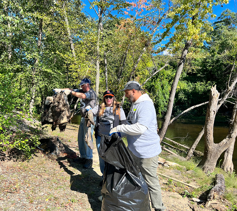 spicket river cleanup volunteers